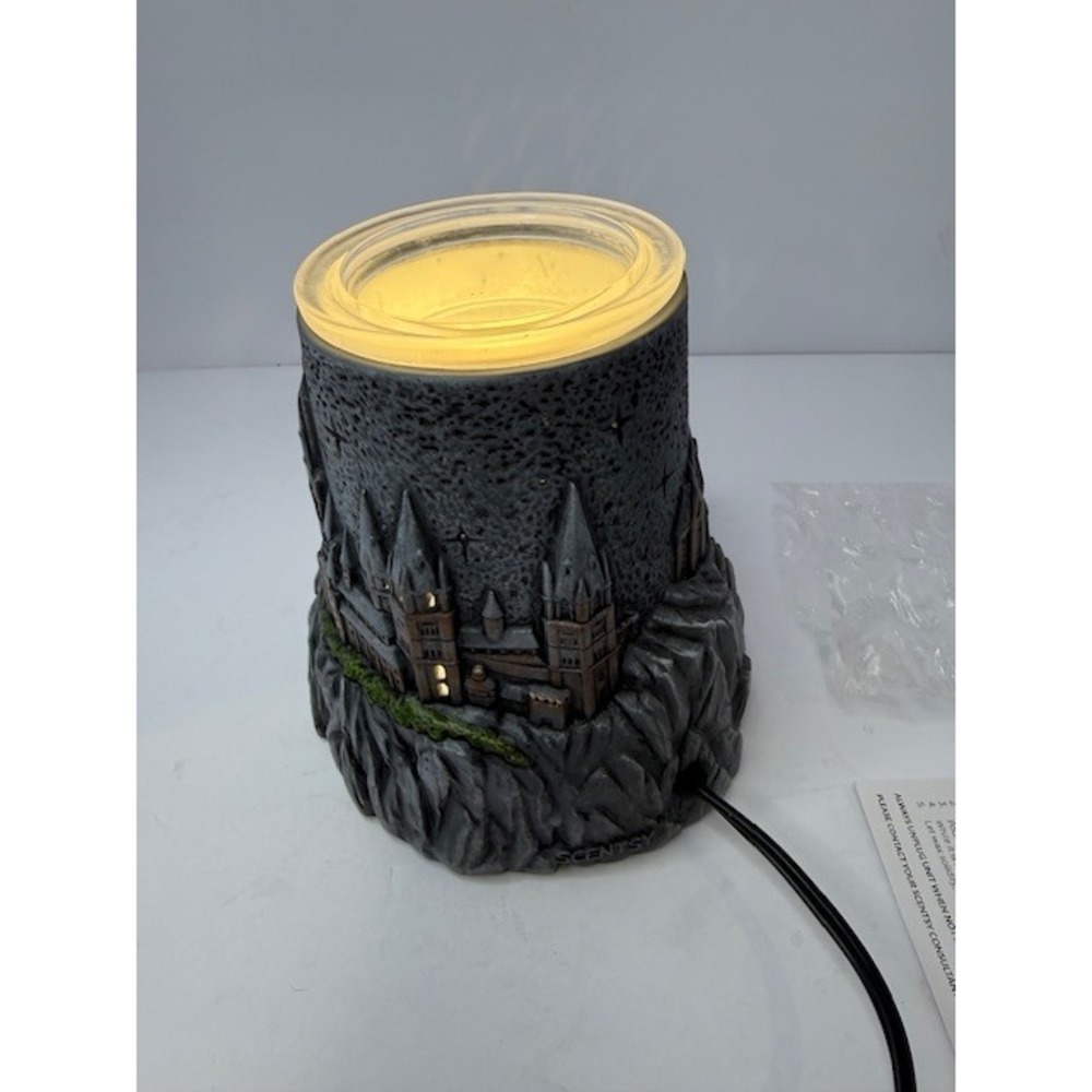 Scentsy Harry Potter Hogwarts Wax Warmer Wizarding World Castle Electric Large - Picture 6 of 9
